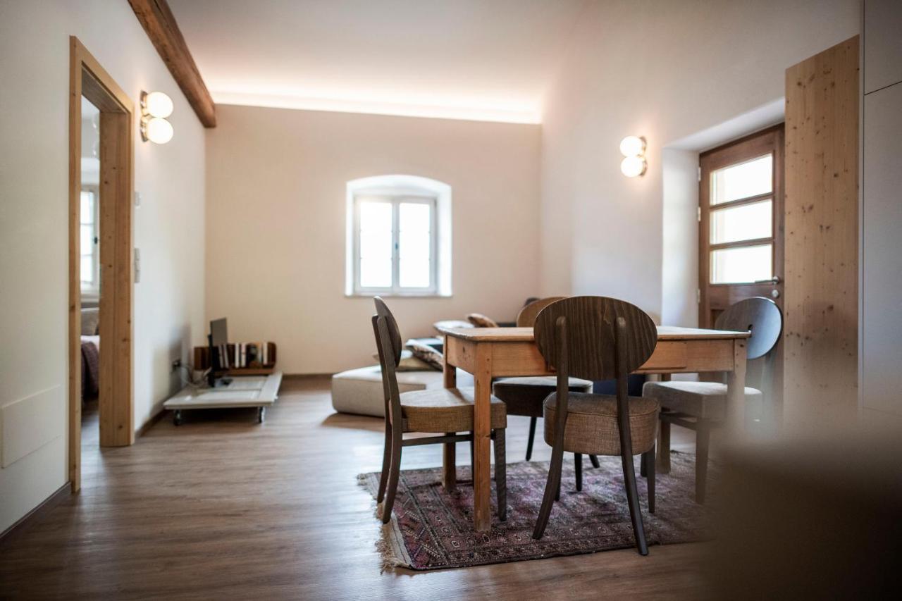 Weingut Kornell - Schafferhaus Cosmas Und Zeder Apartman Terlano Kültér fotó