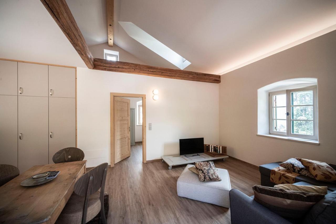 Weingut Kornell - Schafferhaus Cosmas Und Zeder Apartman Terlano Kültér fotó