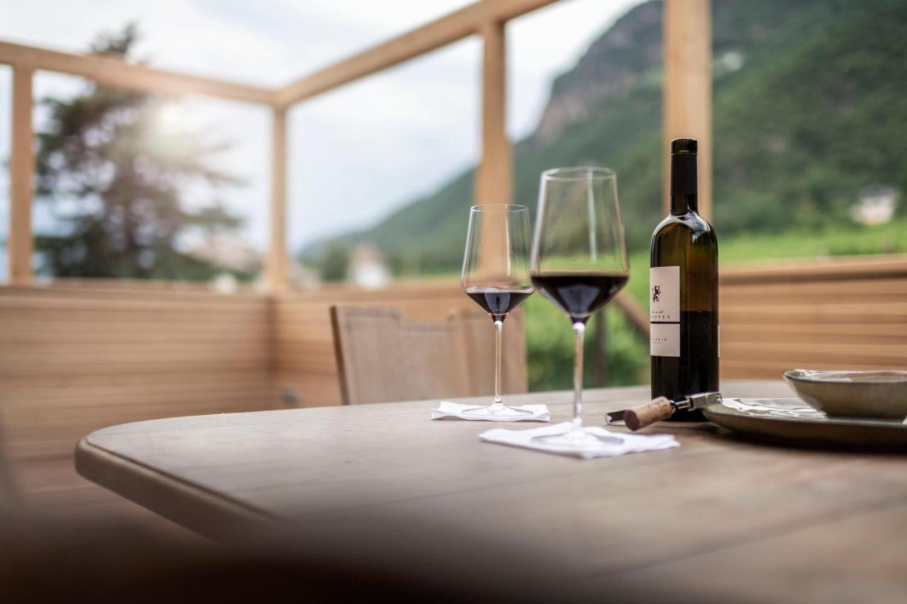 Weingut Kornell - Schafferhaus Cosmas Und Zeder Apartman Terlano Kültér fotó
